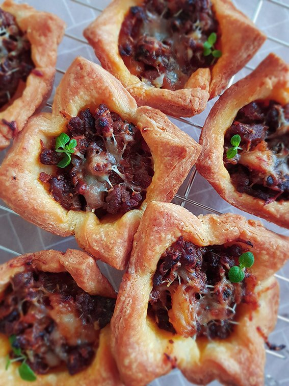 GLUTEN FREE PIZZA PIES / GLUTEENITTOMAT PIZZAPIIRAKAT