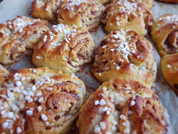 GLUTEN FREE FINNISH CINNAMON ROLLS / GLUTEENITTOMAT KORVAPUUSTIT